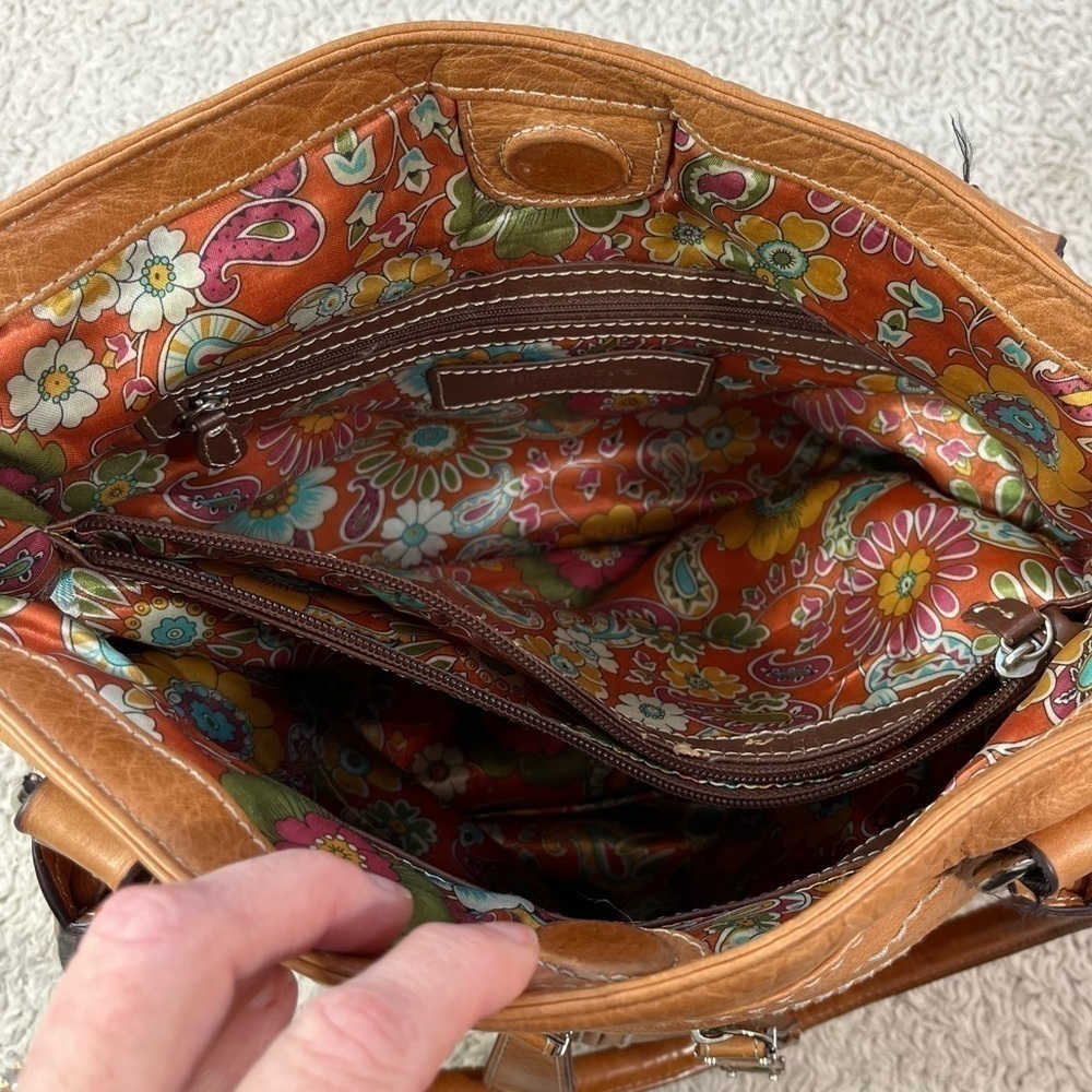 Tignanello Carmel Genuine Leather Hobo Bag 3 Front Zippered Pockets Big Interior - Picture 6 of 16